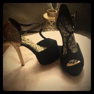 Black and Gold glitter heel pumps